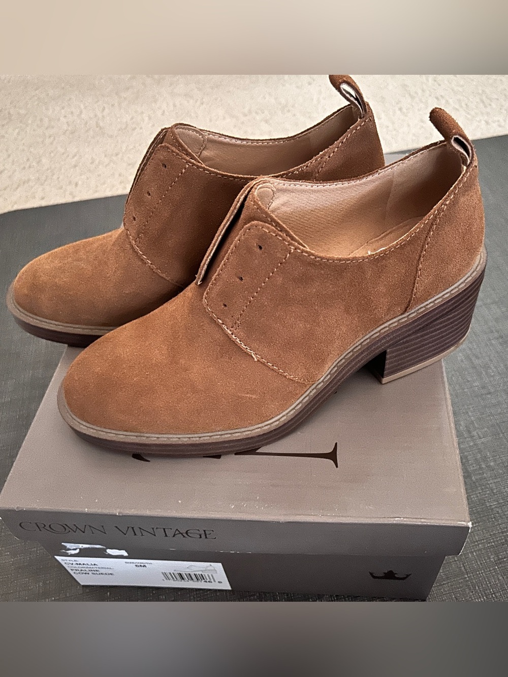Women’s Crown Vintage Suede Malia Shoes